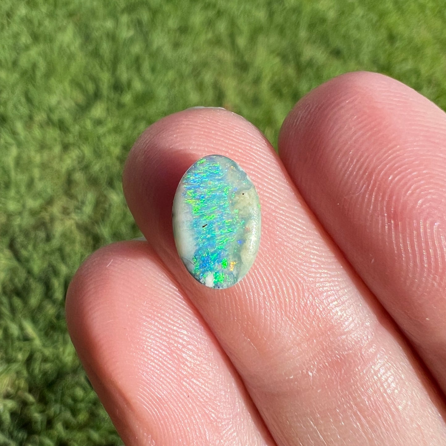 1.26 Ct extra small boulder opal