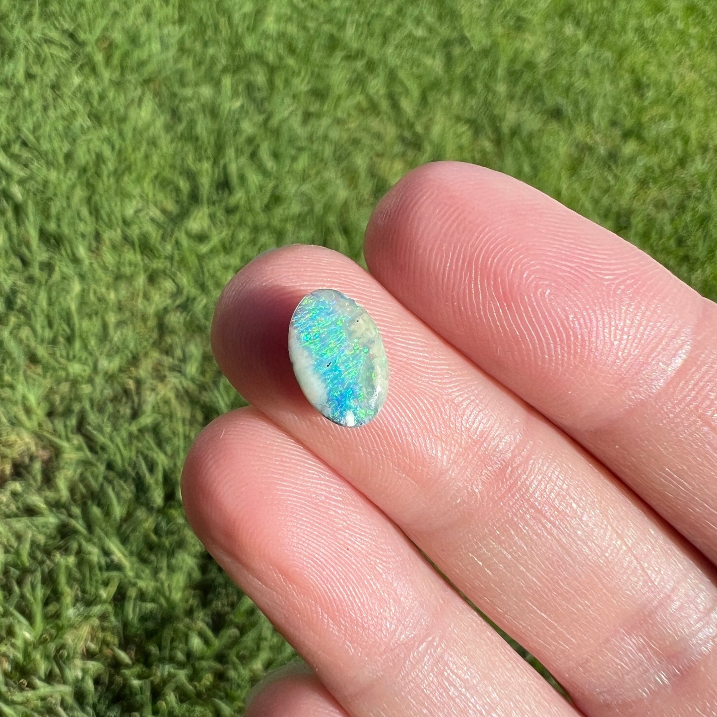 1.26 Ct extra small boulder opal