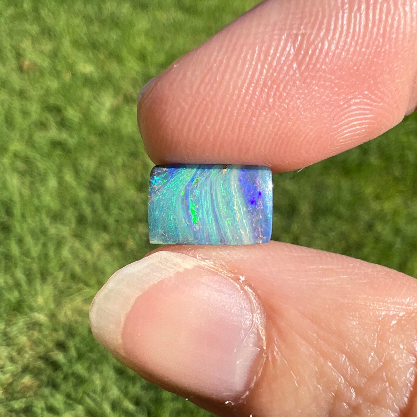 1.69 Ct small stripy boulder opal