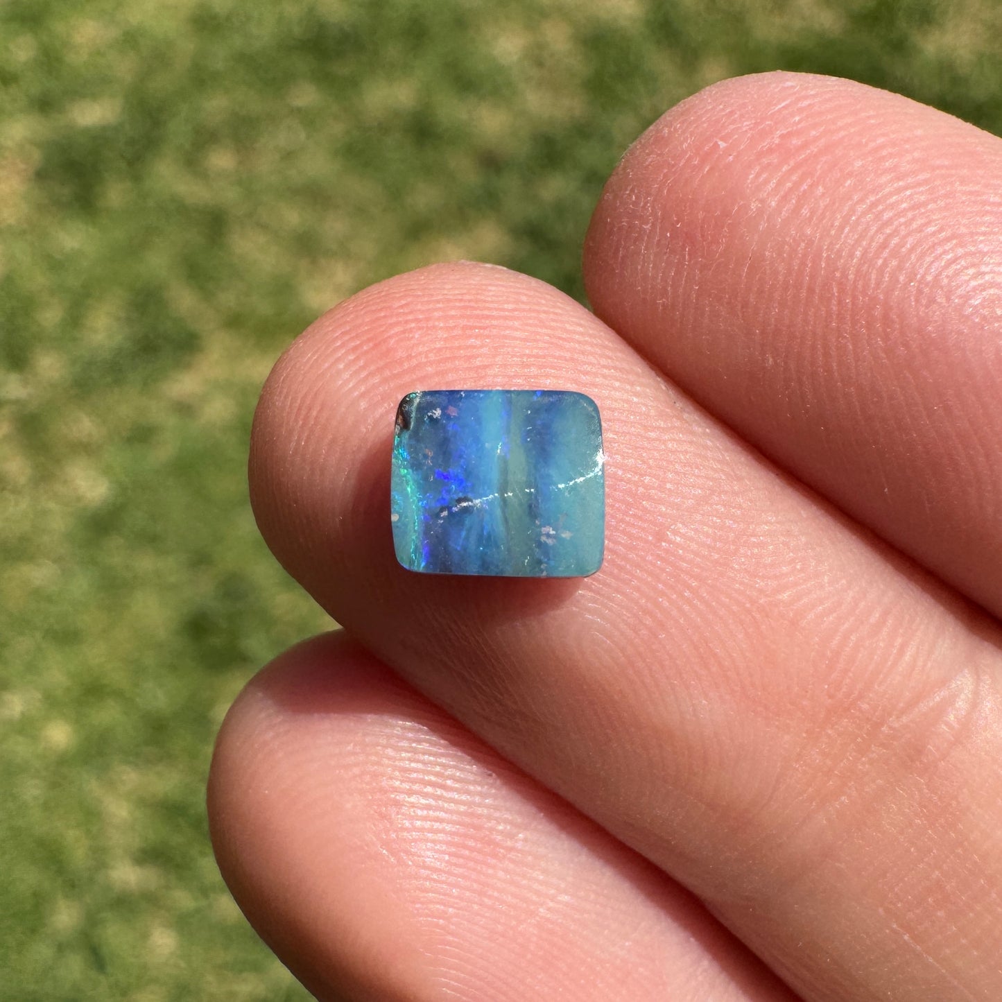 0.75 Ct extra small boulder opal