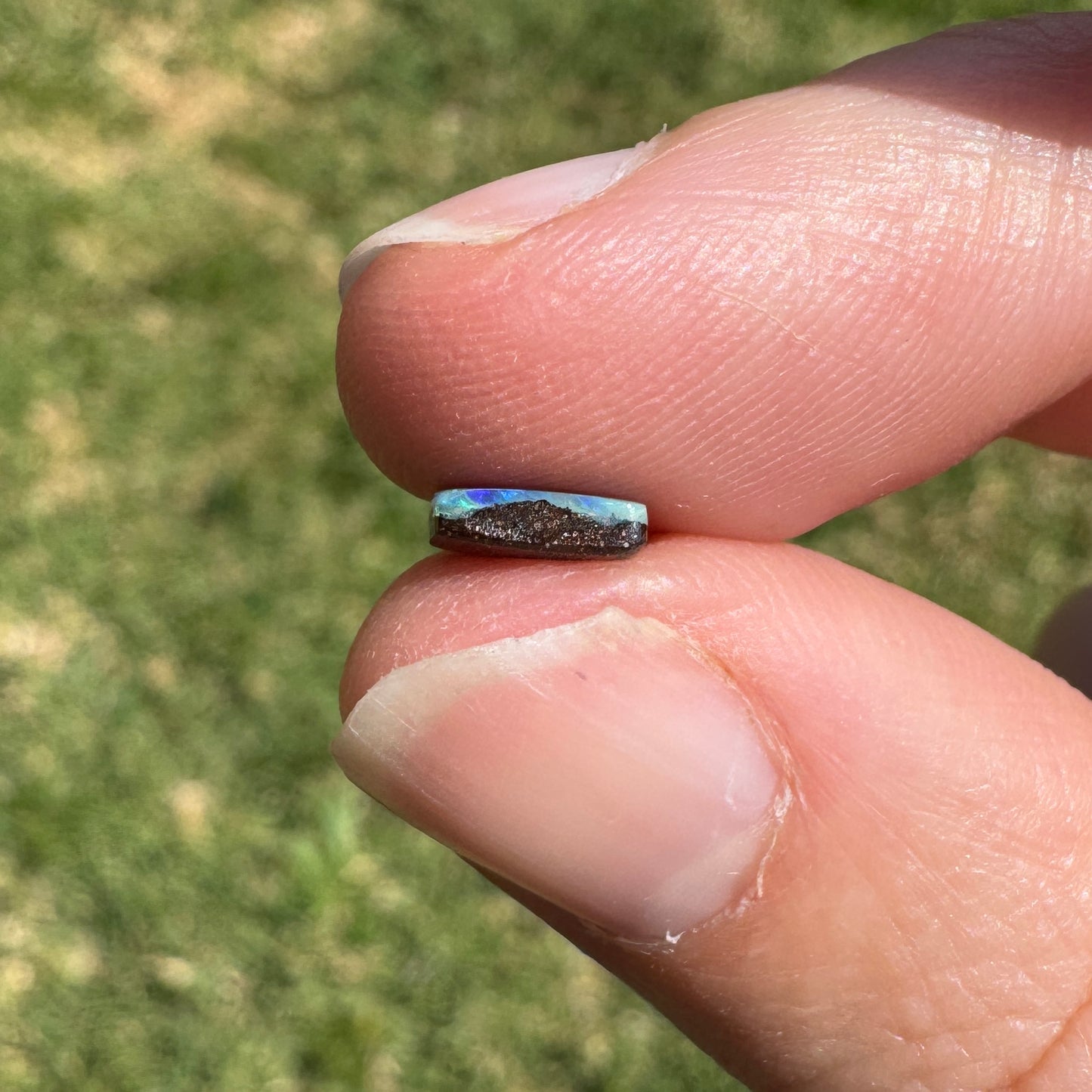 0.75 Ct extra small boulder opal