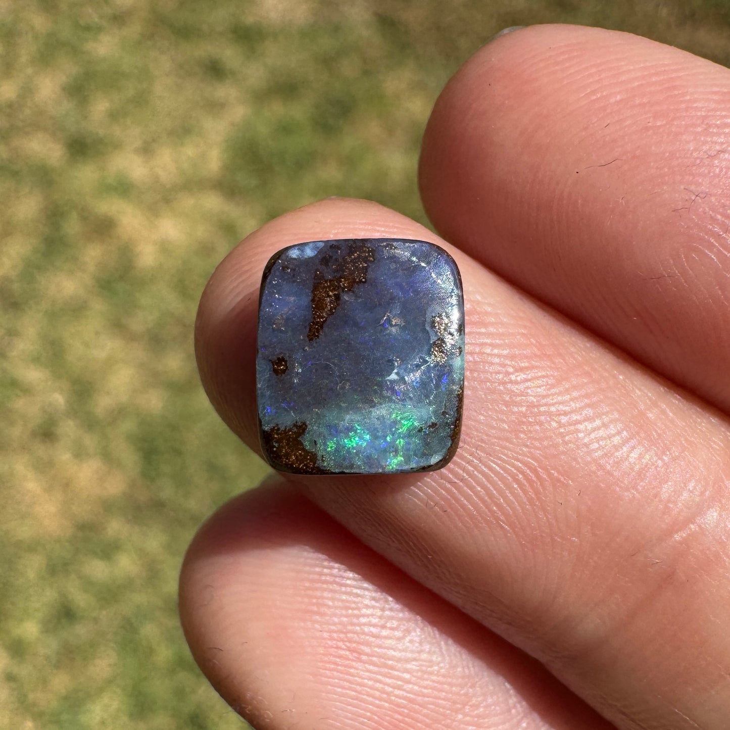 2.74 Ct small boulder opal