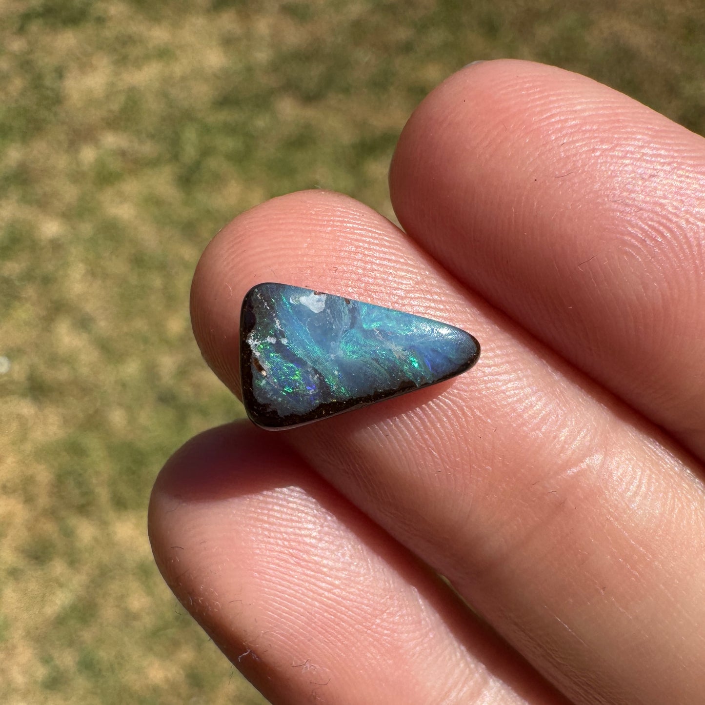 2.35 Ct small boulder opal