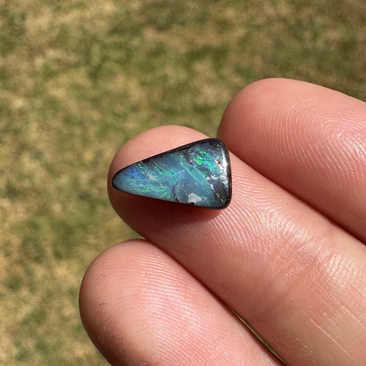 2.35 Ct small boulder opal