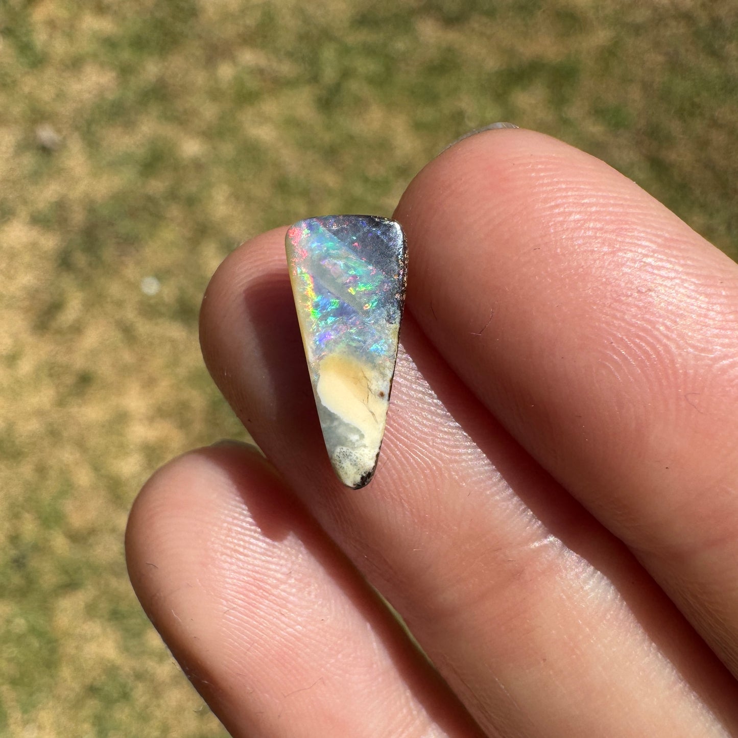 2.07 Ct small boulder opal