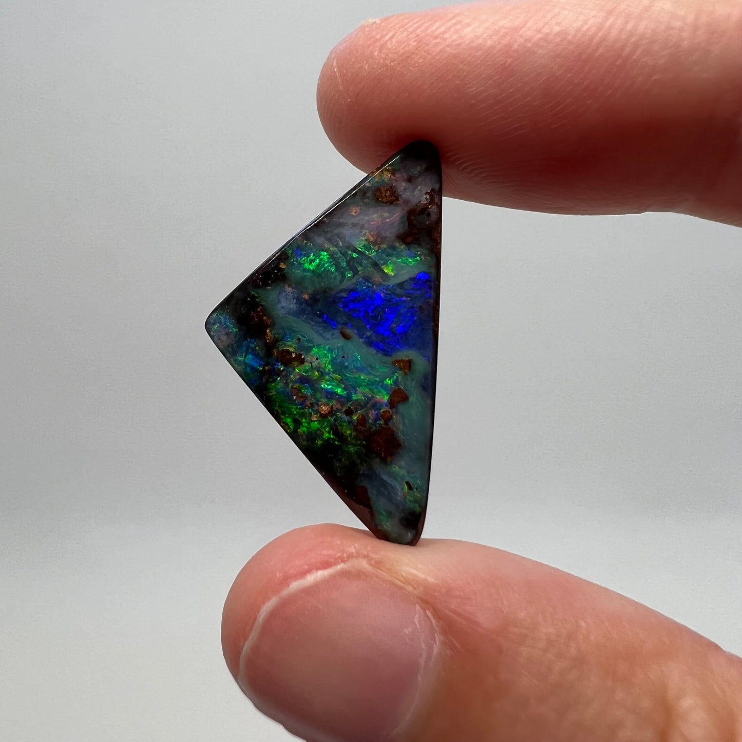 13.27 Ct triangle boulder opal