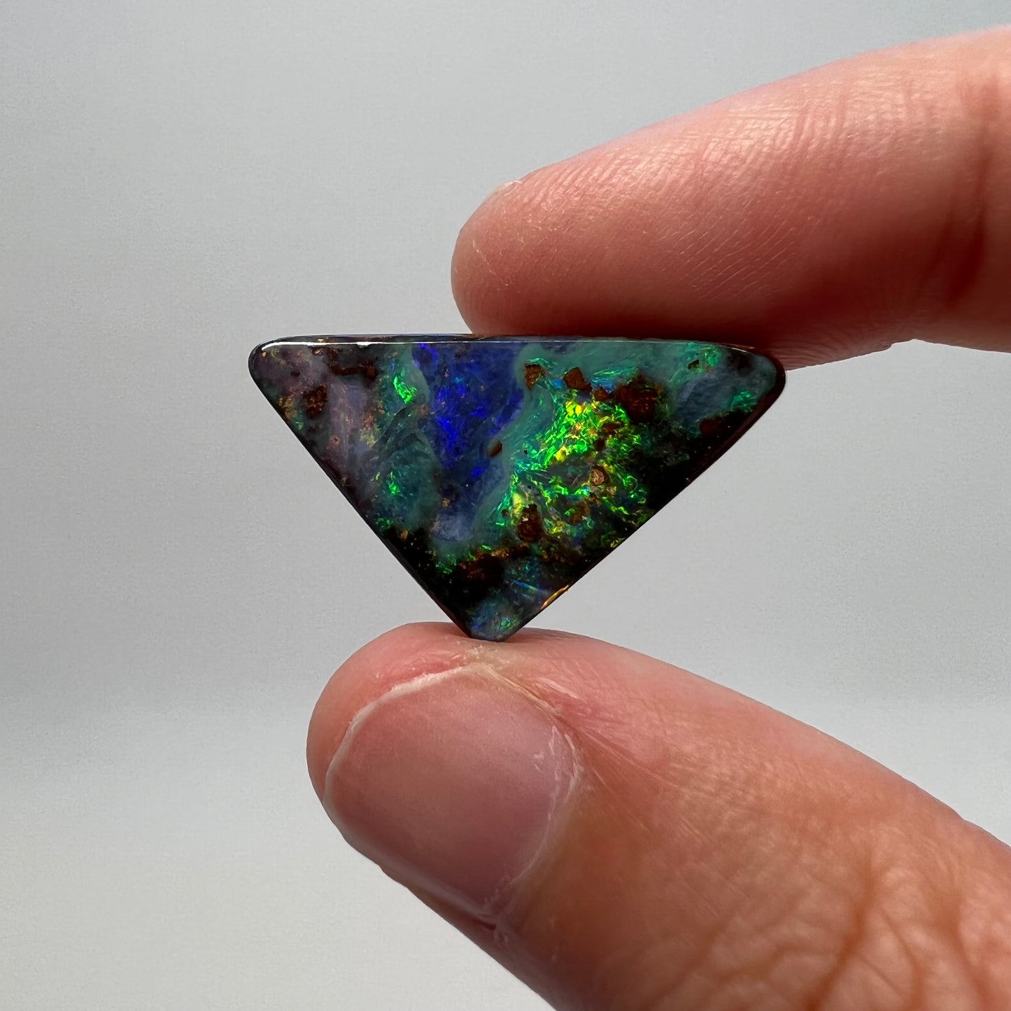 13.27 Ct triangle boulder opal