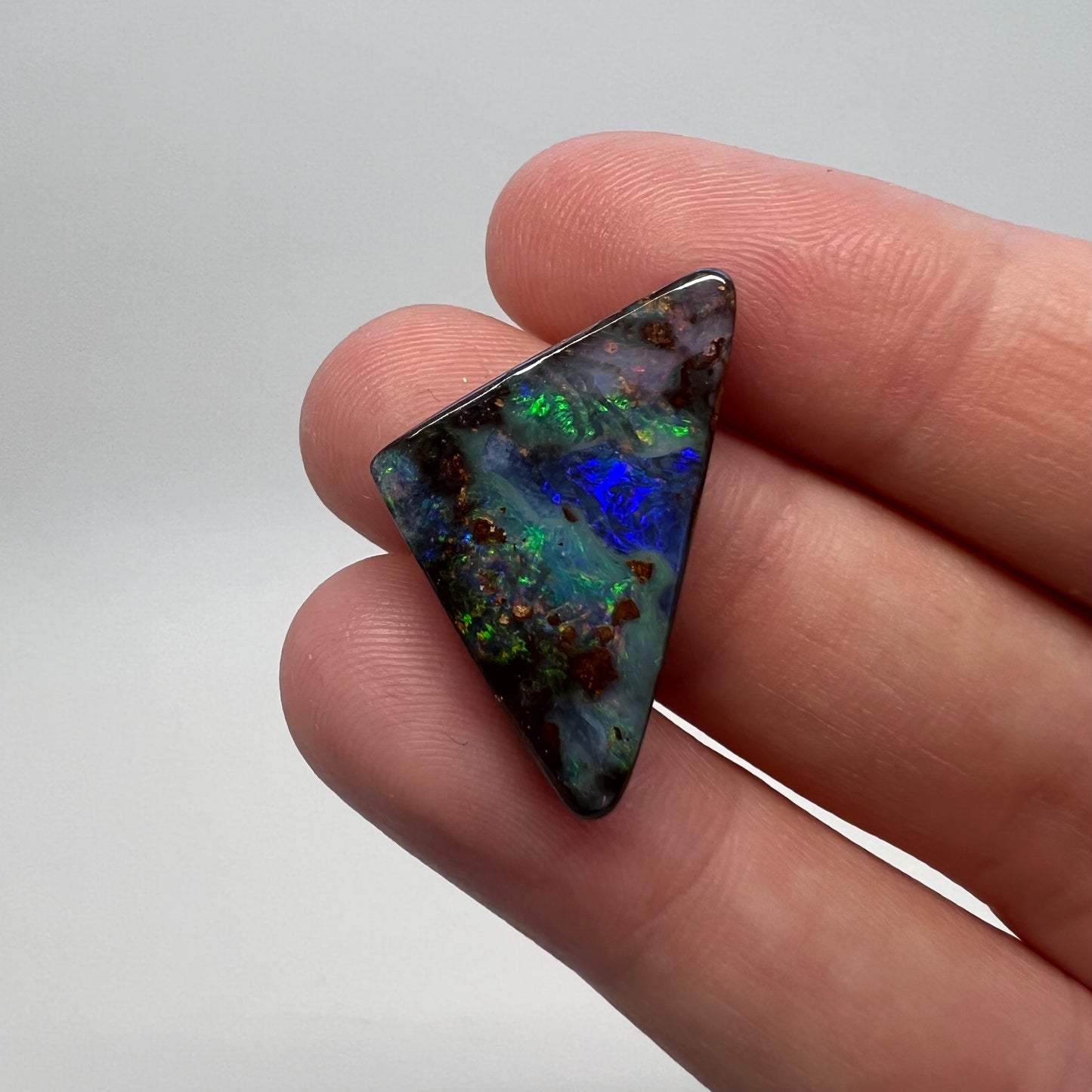 13.27 Ct triangle boulder opal